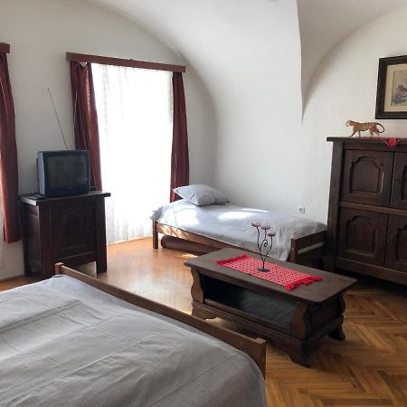 Apartman Becsi Utca Sopron Exterior photo