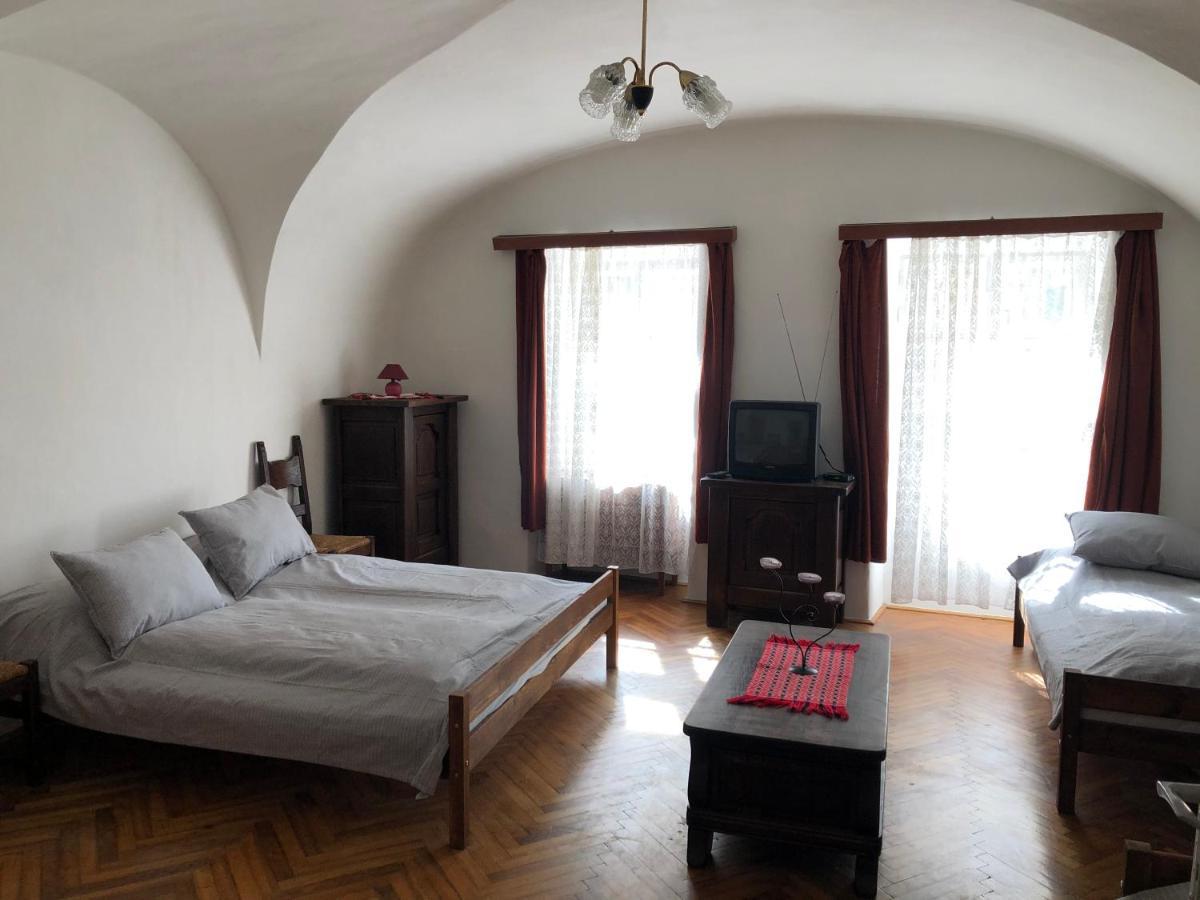 Apartman Becsi Utca Sopron Exterior photo