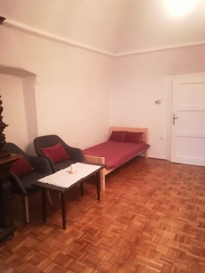 Apartman Becsi Utca Sopron Exterior photo